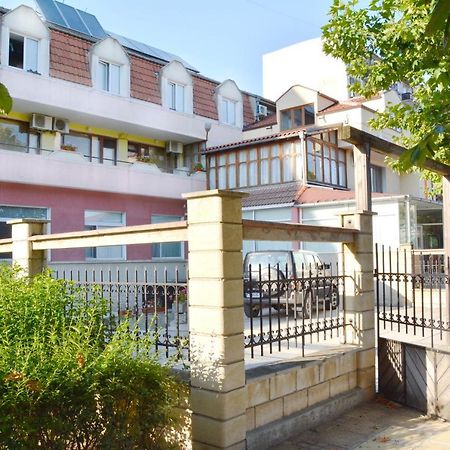 קברנה Hotel Wesso מראה חיצוני תמונה