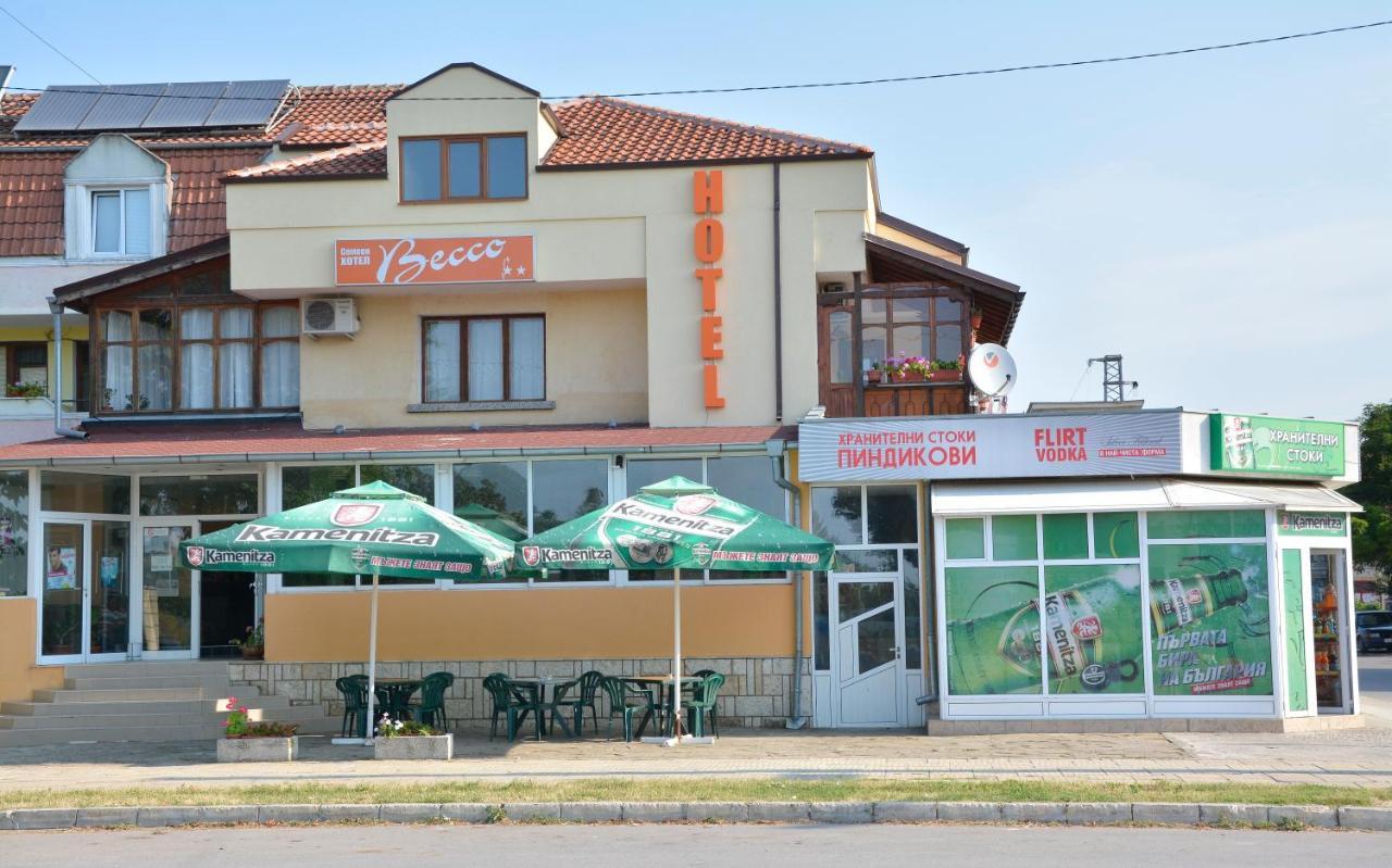 קברנה Hotel Wesso מראה חיצוני תמונה