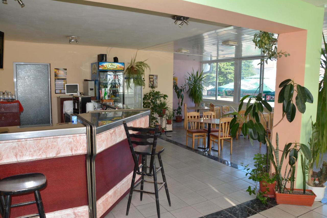 קברנה Hotel Wesso מראה חיצוני תמונה