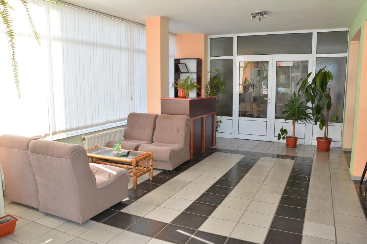 קברנה Hotel Wesso מראה חיצוני תמונה